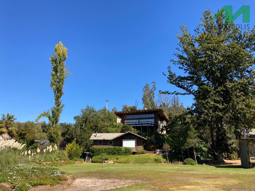 Casa En Venta De 3 Dorm. En Vichuquén
