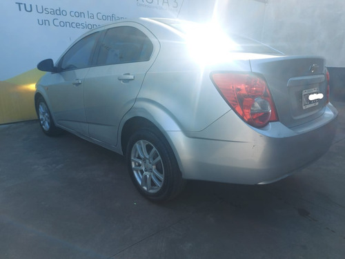 Imagen 14 de 21 de Chevrolet Sonic Lt 1.4 4p Sedan C/gnc