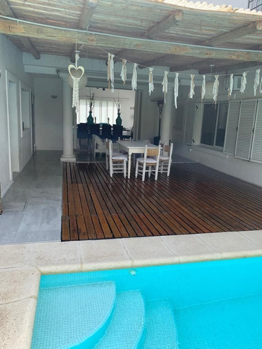 Casa En Venta En El Barrio La Masia