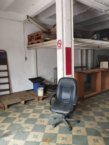 Imagen 6 de 8 de Venta -casa-locales (con Dos Locales Pb) En Plena Avenida De Puente Hierro