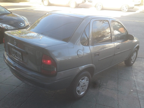 Chevrolet Corsa 1.6 Gl Aa Dh