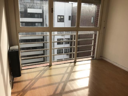 Imagen 2 de 11 de Departamento En Alquiler 2 Amb De 75 Mts2 Sin Cochera - Plaza Mitre