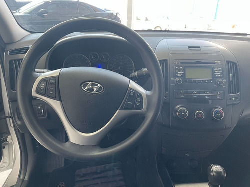 Imagem 12 de 15 de Hyundai I30 Cw 2.0 Mpfi Gls 16v