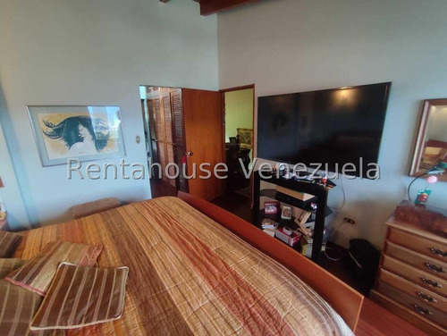 Bella Casa Bien Distribuida De MĂșltiples Niveles En Venta Ubicada En Los Naranjos Del Cafetal 25-6495