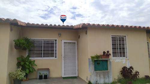 Casa En La Avenida Juan Bautista Arismendi, Urb. Las Marites, Isla De Margarita, Estado Nueva Esparta