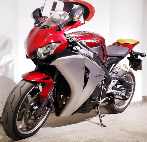Imagem 2 de 4 de Cbr1000rr