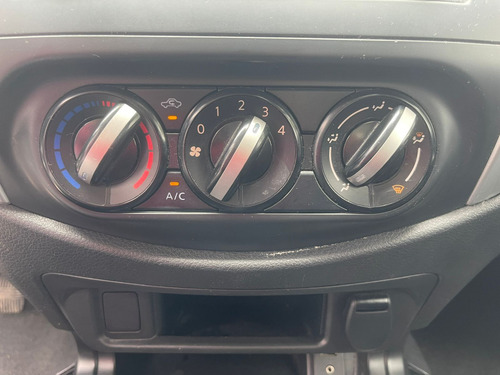 Nissan NP300 2.5 SE Paq Seguridad Mt