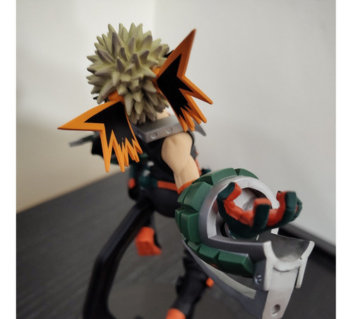 Imagen 4 de 5 de Figura Banpresto My Hero Academia The Amazing Heroes Bakugo