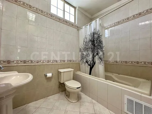 Casa En Venta Col. Abraham Gonzalez, Chihuahua