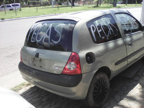 Imagem 2 de 12 de Sucata De Veículo Clio Hatch 1.0 16v Potor Câmbio Peças
