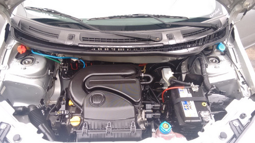 Fiat Uno Vivace 1.0 Flex 2012