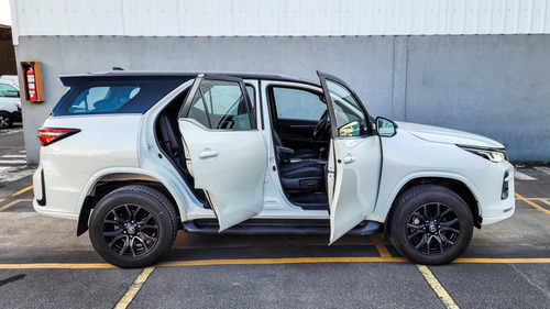 Imagen 4 de 22 de Toyota Sw4 Gr-s 4x4