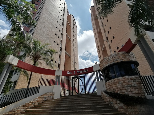 En Venta Apartamento (amoblado) En Urbanización El Parral, Residencias 4 Avenidas, Valencia Estado Carabobo  Venezuela / Emer.