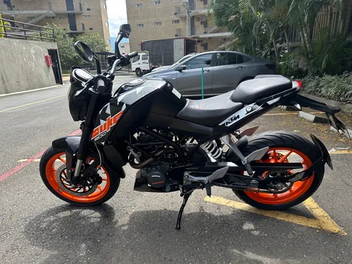 Se Vende Ktm Duke 200, Modelo 2021, 22.000kms Originales Úni