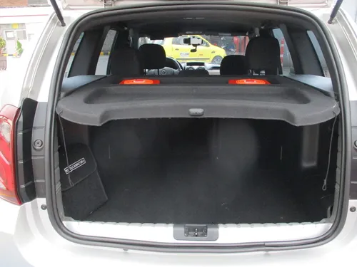 Renault Duster 1.6 DYNAMIQUE DAKAR 4X2 MT AA