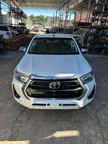 Sucata Hilux 2.8 2023 4x4 Automatica 4.600km - Rs Campo Bom