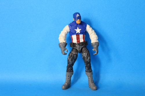 Captain America Marvel Universe (Usado)