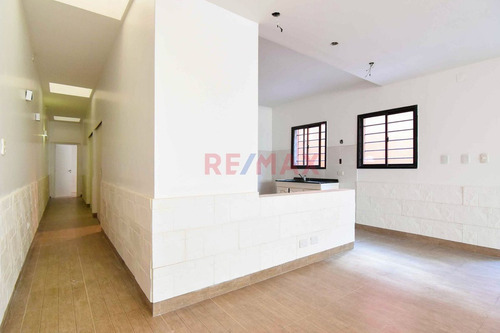 Venta Hermosa Casa 6 Amb En Barracas Con Cocheras