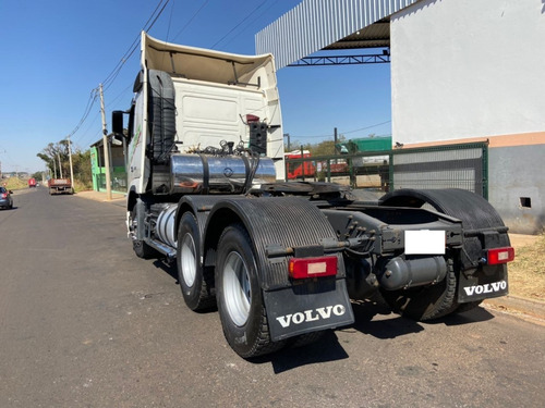 Imagem 6 de 12 de Volvo Fh 540 6x4 2014 Automático