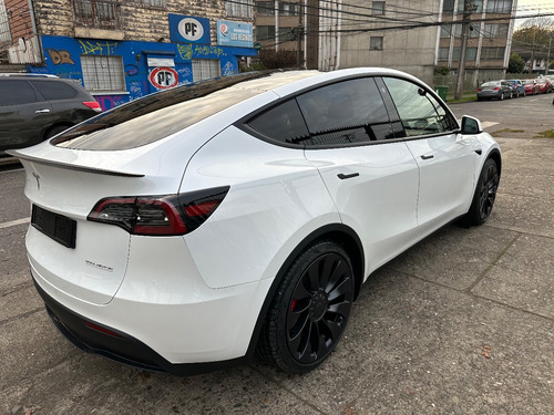 Tesla Model Y Performance Aleman