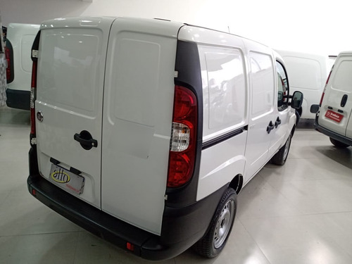Imagem 4 de 12 de Fiat Doblô Cargo 1.8 E-torq 2021 Porta Lateral