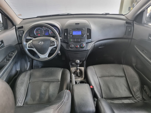 Imagem 4 de 11 de Hyundai I30 Gls 2.0 16v (aut)