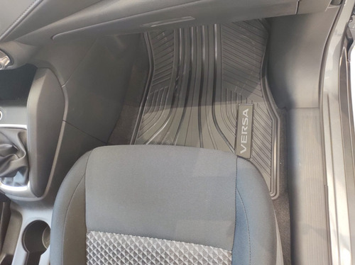 Nissan Versa 1.6 Sense