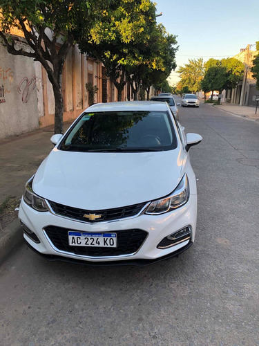 Chevrolet Cruze Lt Mt 1.4 Hatchback