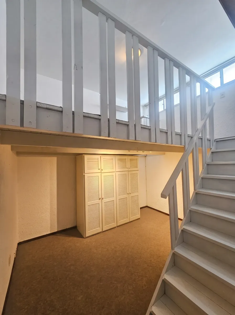 Se Alquila Impecable Y Amplia Casa Ubicada En Una De Las Mejores Zonas De Pocitos, A Pasos De Montevideo Shopping Y Con Excelente Conectividad. Garantía Requerida: Exclusivamente Anda O Cantaduria · Foto 3