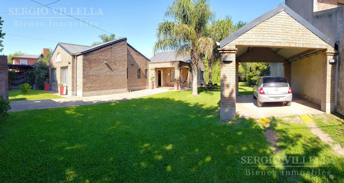 Imagen 4 de 19 de Casa De Tres Dormitorios En Venta En Funes