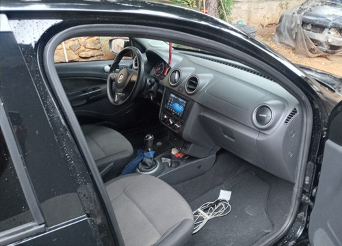 Imagem 4 de 5 de Volkswagen Gol 2014 1.0 Total Flex 5p