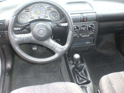 Chevrolet Corsa 1.0 Wind Prata 5p 1999