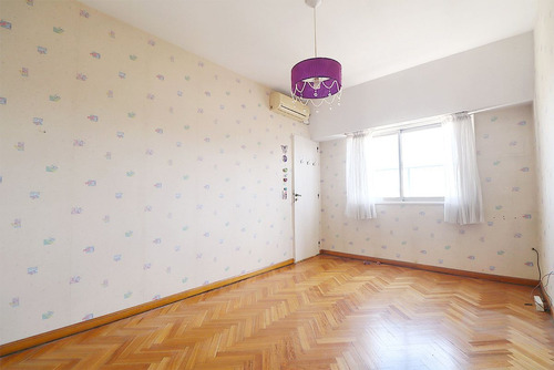 Dpto. 4 Amb. En Duplex Con 2 Balcones Y Cochera