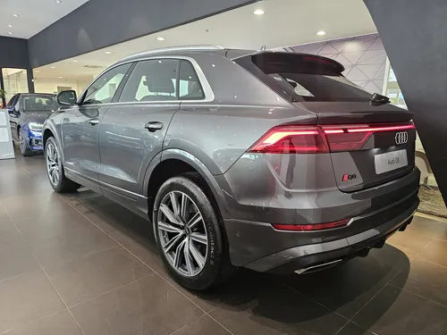 Audi Q8 S Line