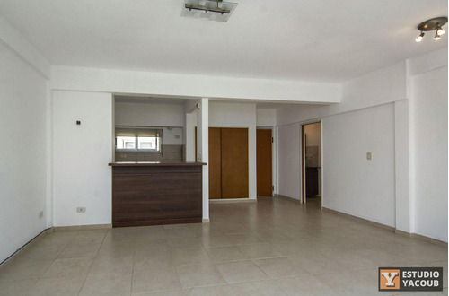 Imagen 13 de 30 de Departamento En Venta - 2 Dormitorios 1 Baño - Cochera - Terraza - 120mts2 - La Plata