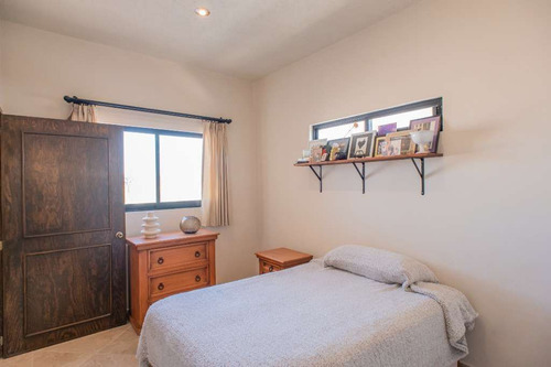 Casa De 3 Recámaras En Venta En San Miguel Ubicación, Rooftop Y Seguridad