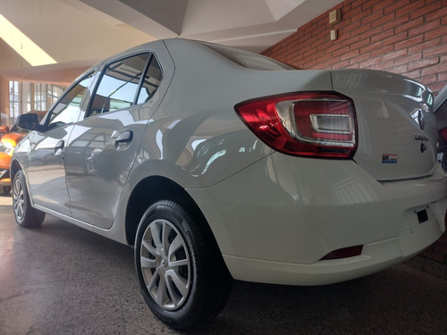 Imagen 3 de 9 de Renault Logan 2021