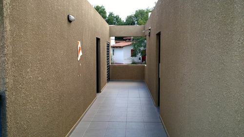Complejo De 4 Departamentos Y Una Casa A La Venta En Villa Carlos Paz