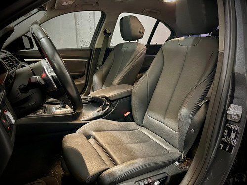 BMW Serie 3 3.0 330i Sedan Sport Line 252cv