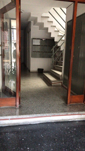 Imagen 3 de 15 de Apartamento 2 Dormitorios Con Azotea Exclusiva, Cordón, Ideal Renta, Muy Luminoso, Pronto Para Entrar.