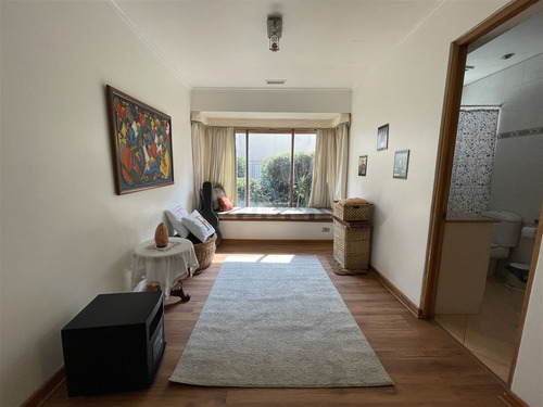 Casa En Venta De 4 Dorm. En Lo Barnechea Jardin Dehesa