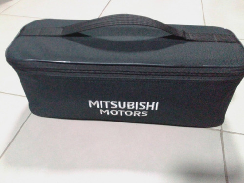 Kit De Asistencia Vial Original  Mitsubishi Nueva 