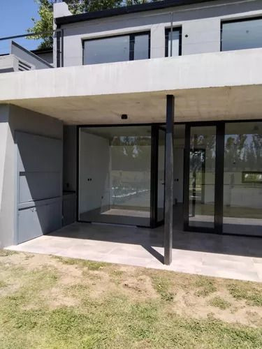 Casa 4 Ambientes A Estrenar En Venta La Cañada Polo Club