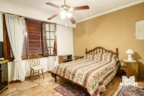 Casa En Venta 5 Amb Con Patio En Victoria