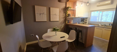 Casa En Venta - 2 Dormitorios 2 Baños - 546mts2 - Castelar