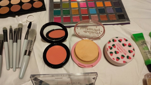 Pack De 16 Piezas De Maquillaje Variado, Basicos De Belleza