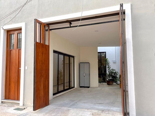 Centro A 2 Cuadras Del Paseo Montejo Hermosa Casa Amueblada (avc-2052)