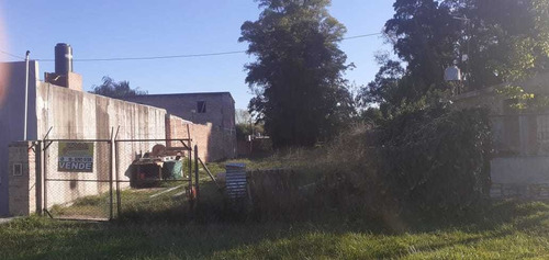 Terreno Con Escritura Cerca De Colectora Zona Oeste***