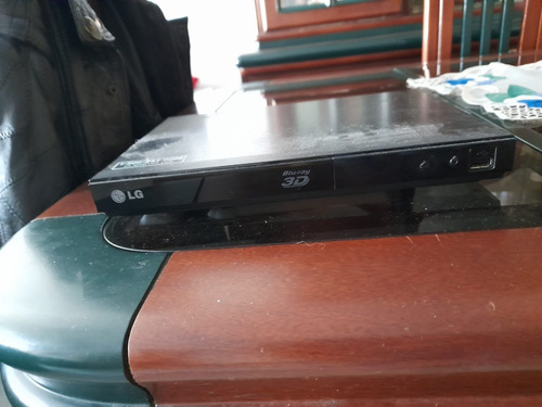 Imagen 2 de 2 de Televisor 3d LG 32 Pulgadas + Blu Ray LG 3d Controles Lentes