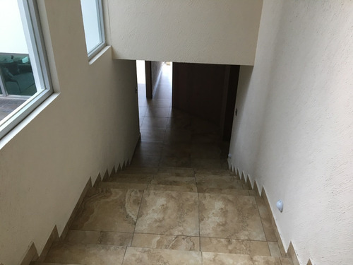 Imagen 10 de 14 de Las Águilas, Espectacular Casa Con Excelentes Acabados.